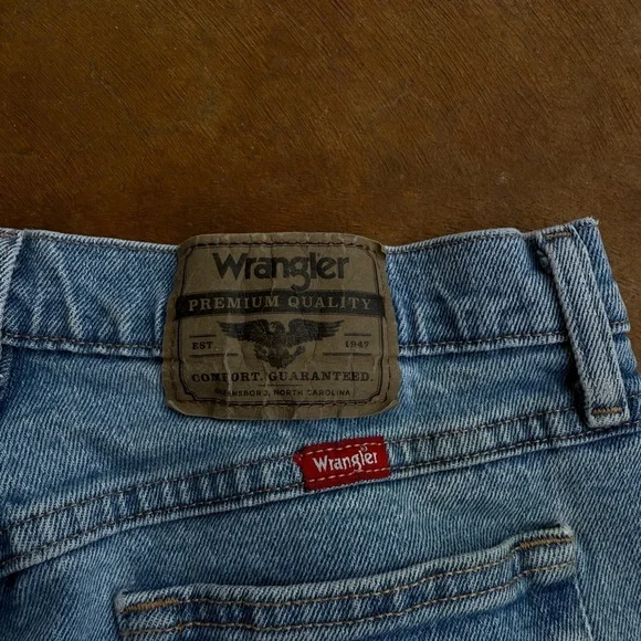 Wrangler Light Blue Denim Jeans - Picture 3 of 8